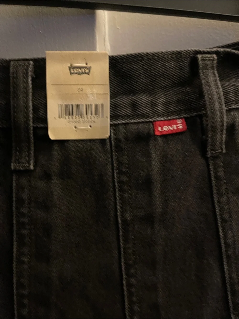 Levi’s Women's Open Mind Ash Black Denim Pleated Mini Skirt Sz 24 NWT